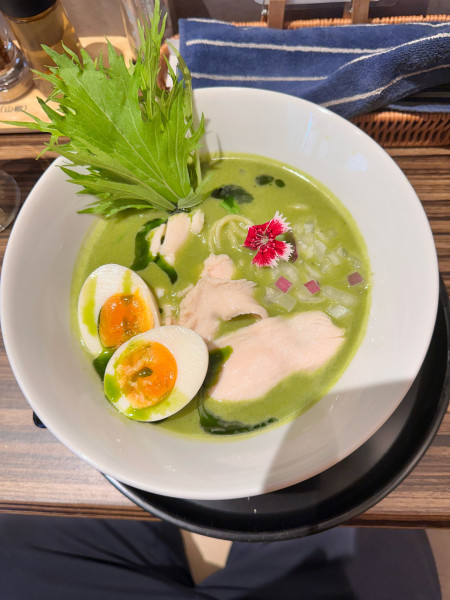 「京都宇治の抹茶鶏白湯　味玉付き」@麺屋 ICHIZANの写真