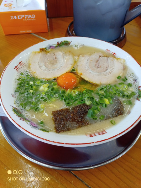 「ラーメン生卵入り」@大久ラーメン 鳥栖店の写真