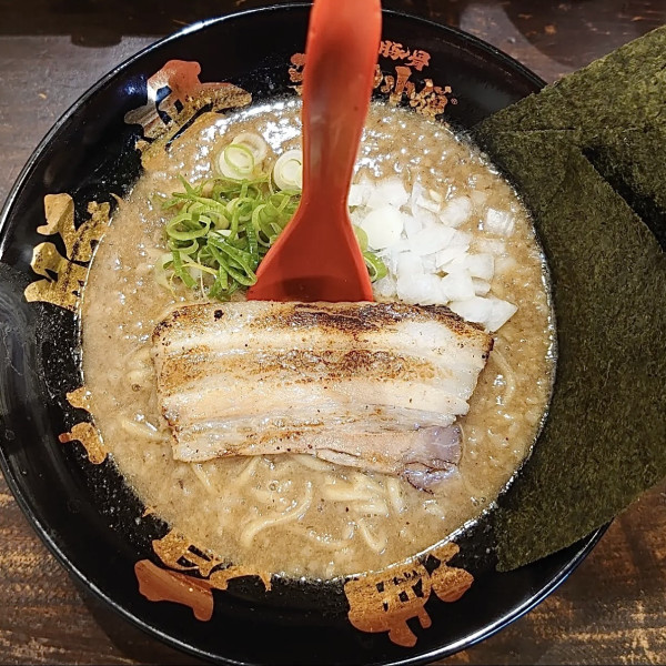 「禁断ラーメン」@極濃豚骨 らーめん小僧の写真