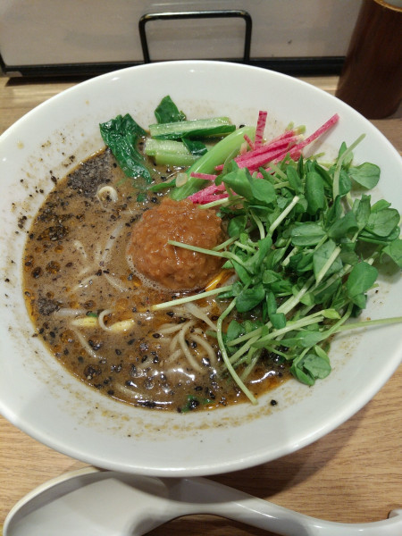 「黒胡麻たんたん麺」@T’sたんたん ecute上野店の写真
