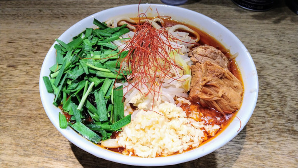 「【限定】赤いラーメン(ニンニク増し)+ニラ･キムチ味」@MEN YARD FIGHTの写真