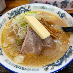 大将の隠れラーメン¥980、バター¥50