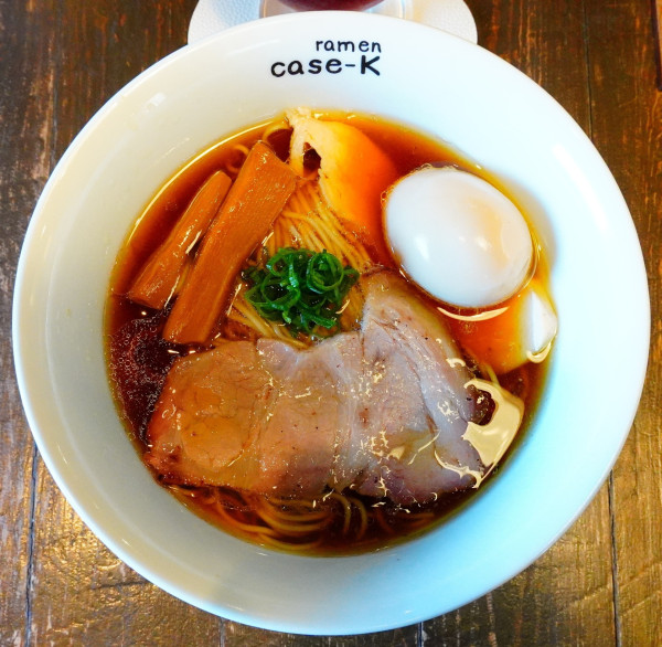 「味玉らぁめん（醤油）＋味玉＋クラフトビール②」@ramen case-Kの写真