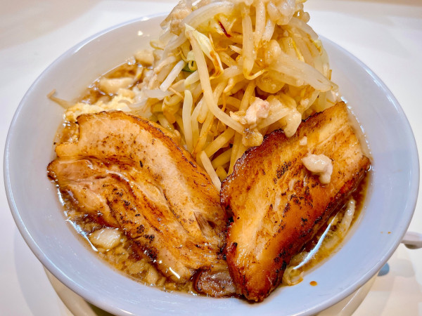 「ラーメン小　豚2枚（1030円）」@ラーメン クマジロウの写真