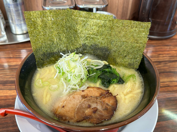 「豚骨ラーメン・塩・大盛」@清六家 結城店の写真