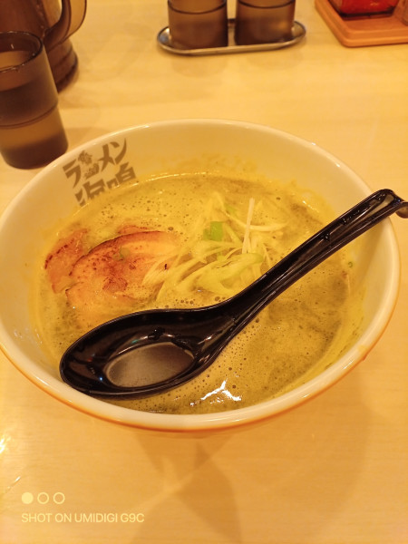 「ラーメンジェノバ」@ラーメン海鳴 福岡空港店の写真