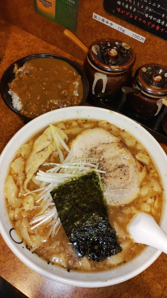 「背脂味噌拉麺」@麺の蔵 かめだ屋の写真