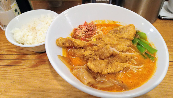 「排骨担々麺(大辛)+小ライス」@担々麺 ほおずきの写真