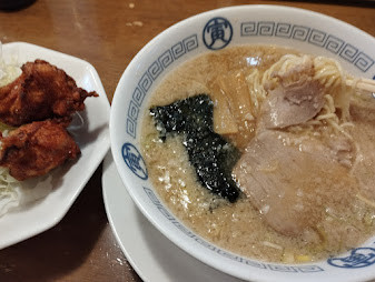 「寅そば(470)＋唐揚げ(250)」@中華そば 寅 湘南ライフタウン店の写真