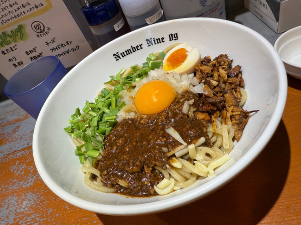「まぜそばブラック」@麺Dining Number Nine 09の写真