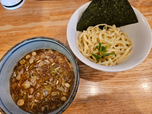 「つけ麺魚介豚骨醤油味小盛」@麺屋 伊吹 フレスポ飛騨高山店の写真