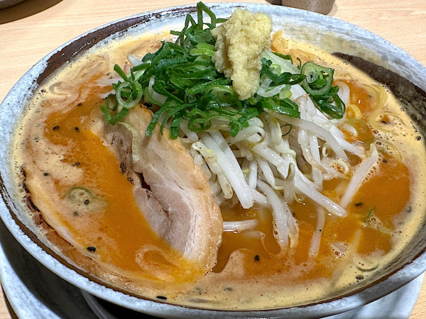 「辛味噌ラーメン大盛り」@らーめん縁やの写真