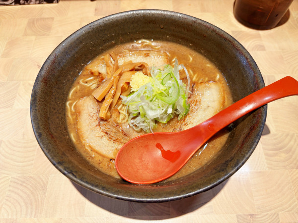 「にぼしらーめん並　950円」@にぼしらーめん88の写真