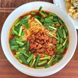 台湾ラーメン 880円+税