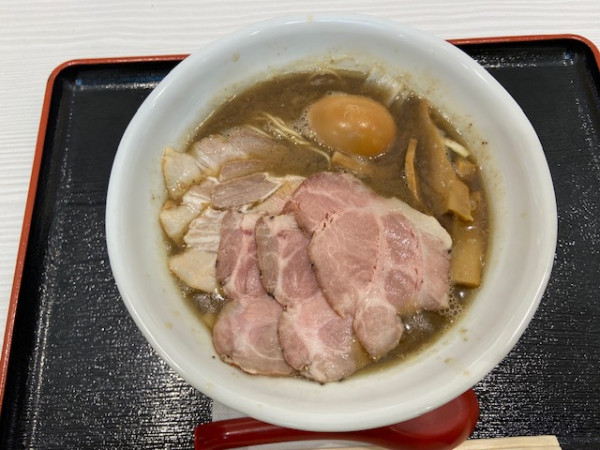 「特製濃厚煮干白湯ラーメン」@麺処 景虎 produced by ほん田の写真