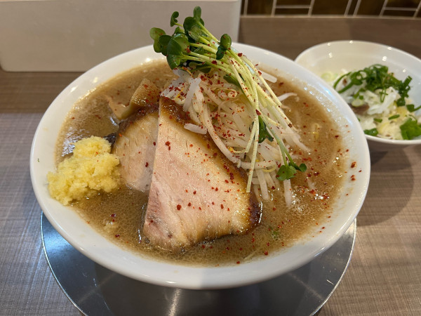 「【期間限定】札幌味噌豚骨+ミニ豚ご飯(ランチタイムサービス)」@エキトンの店 井の庄の写真