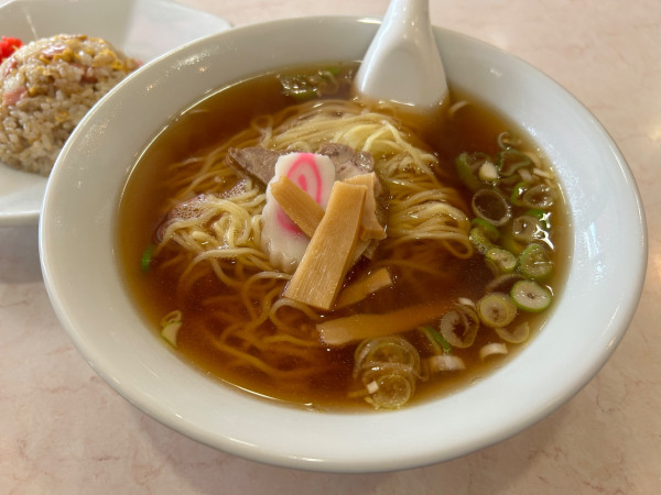 「半チャンラーメン」@鳳華飯店 日野店の写真