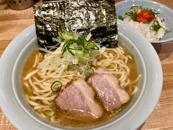 「豚骨醤油  大盛」@豚骨醤油 三輪の写真