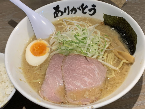 「元(麺大盛り+ライスサービス)」@野方ホープ 中目黒店の写真