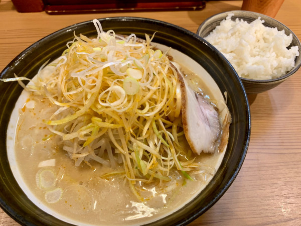「ネギ味噌らーめん+ご飯」@いと井 東京ラーメン横丁店の写真
