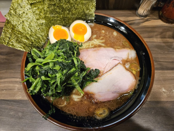 「のり玉ラーメン」@神田ラーメン わいず 神田本店の写真