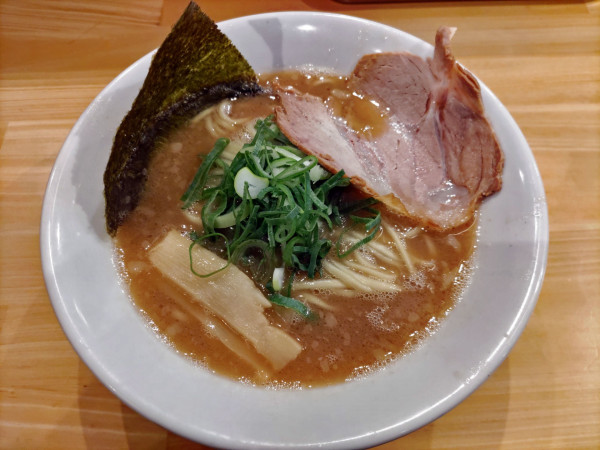 「背脂醤油豚骨ラーメン（並）900円」@博多無邪気SECONDの写真