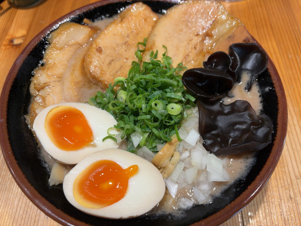 「超ド級濃厚トンコツラーメン 濃厚LV60 1200円」@麺匠 克味の写真