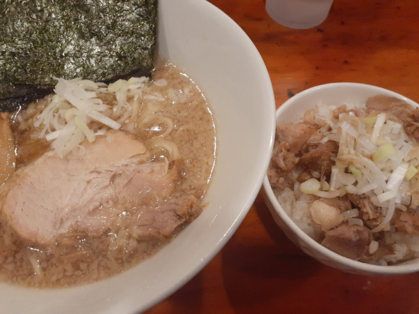 「ラーメン＋肉飯」@拉麺 あさがおの写真