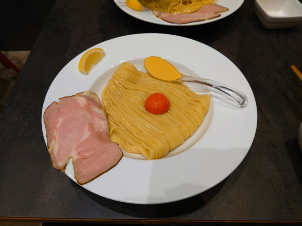 「雲丹バターたまご麺」@むかん横浜の写真