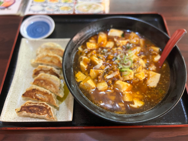 「麻婆豆腐ラーメンと餃子」@台湾料理 弘祥の写真