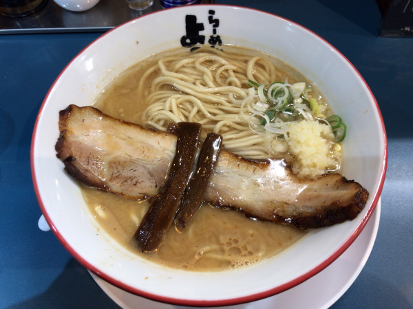 「トンコツらーめん(ニンニク) 700円」@らーめん よし丸の写真