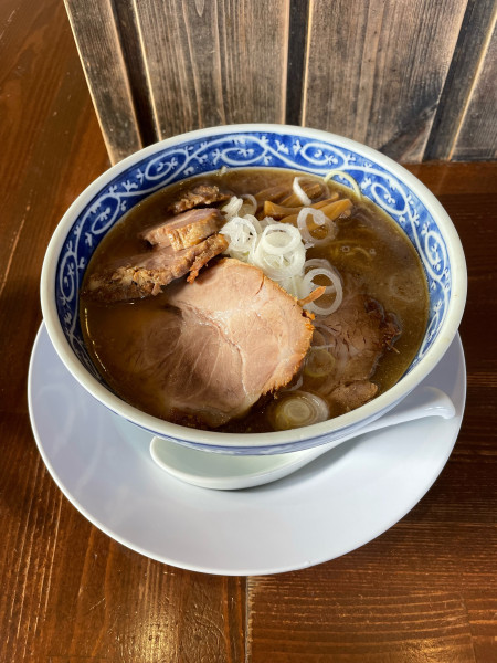 「醤油ラーメン　850円」@麺屋 八の写真
