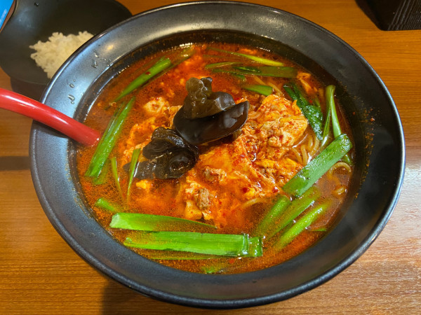 「5辛 （たまご麺）」@辛麺 椛の写真