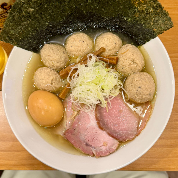 「全部のせ塩らーめん　実山椒つくね」@しののめヌードルの写真