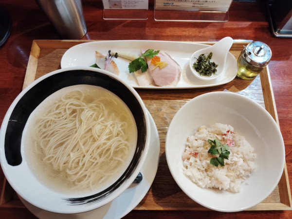 「金目鯛のSIOそば1300円金目鯛の炊き込みご飯300円」@麺処しろくろの写真