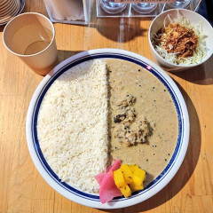 CURRY BAL くじらの画像