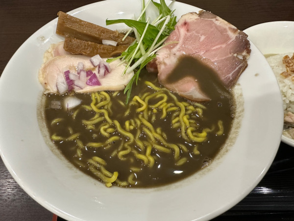 「イカ煮干しそば（並盛・140g）930円」@らーめん つけ麺 けのひの写真