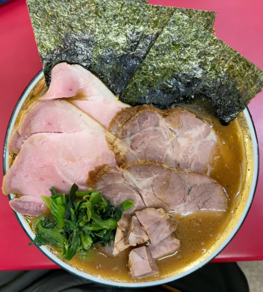 「愛盛りチャーシュー麺 大盛」@家系ラーメン 王道 いしいの写真