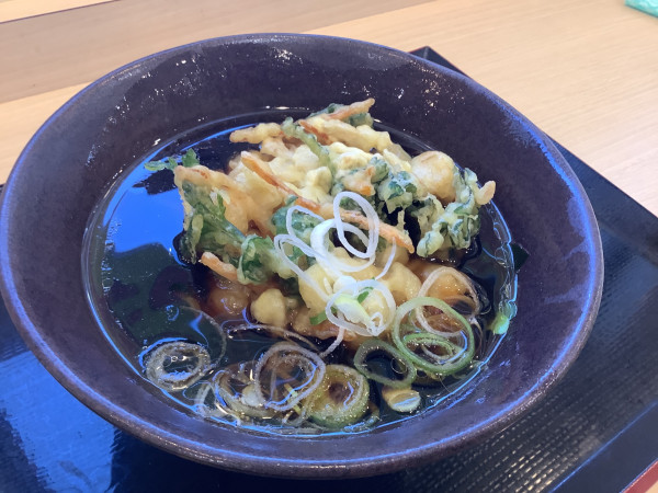 「中華そば＋春菊と小柱のかき揚げ　840円」@ゆで太郎 小田原飯泉店の写真