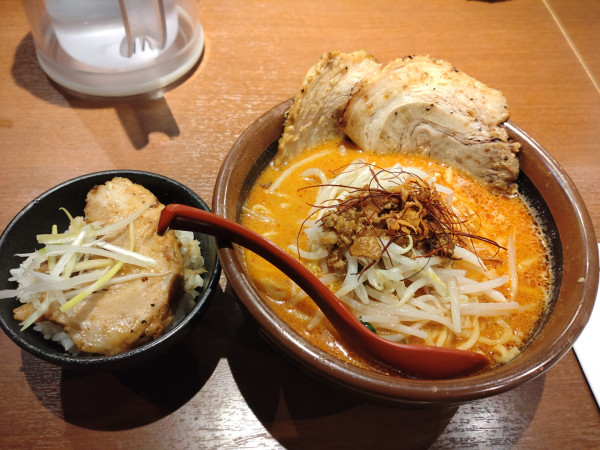 「北海道辛味噌ラーメン　チャーシュー２枚」@麺場 田所商店 多摩ニュータウン店の写真