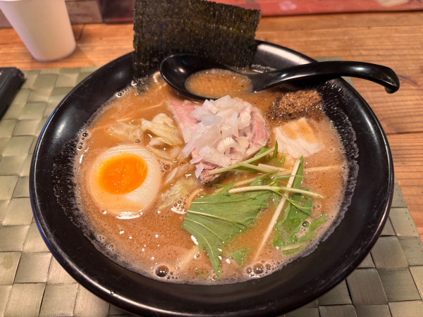 「煮干しラーメン(濃厚)」@煮干しラーメン 必の写真