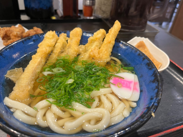 「ごぼ天うどん 490円 きつね60円」@資さんうどん 博多千代店の写真