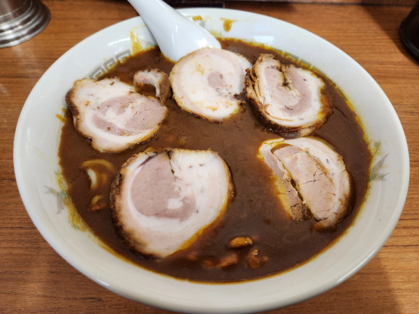 「カレーラーメン+チャーシュー」@東輝の写真