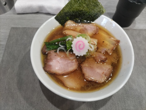 「醤油チャーシュー麺」@手打ち 蓮の写真