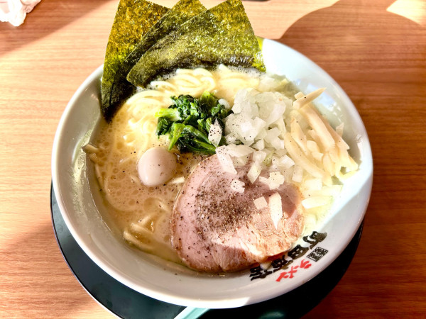 「塩豚骨ラーメン(850¥)」@町田商店 栃木箱森店の写真