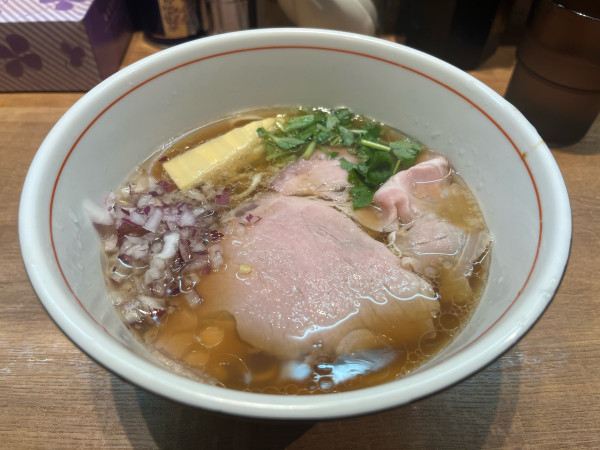 「蛤と鰹の中華そば(醤油)」@貝そばもぉむの写真