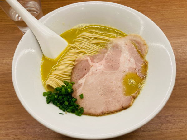 「牡蠣蕎麦＋牡蠣の和え玉」@中華蕎麦 左とうの写真