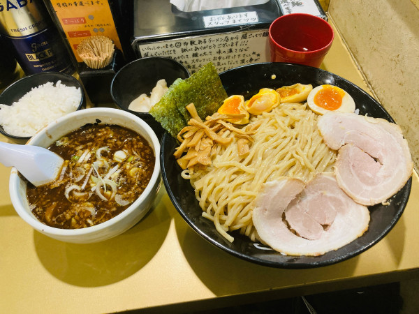 「ブラックつけ麺 カツオ 大」@超ごってり麺 ごっつ 新小岩店の写真