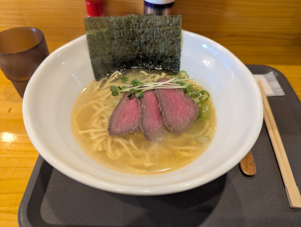 「牛塩ラーメン」@たけろくらーめん 浅草店の写真