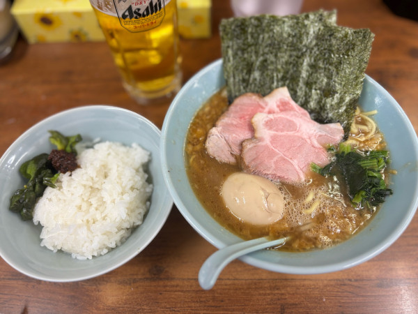 「「ミニ装備」+「生ビール」」@横浜ラーメン 武蔵家 成増店の写真